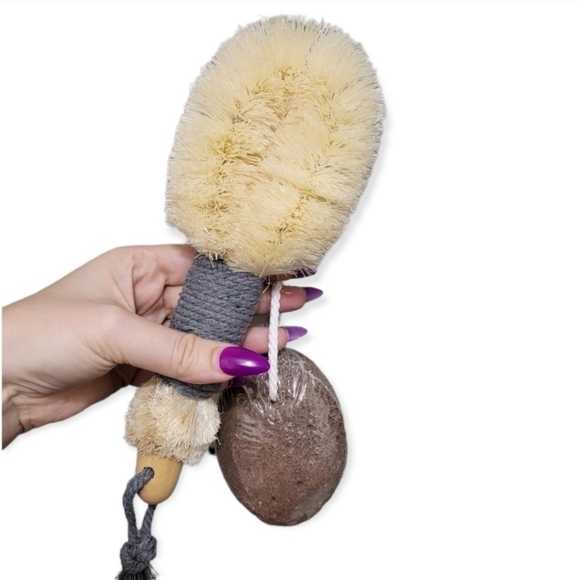 Large Beauty Lot Buxom L'Oreal KVD Nyx Nails Lipstick Marcelle KVD Soap & Glory - Picture 13 of 14